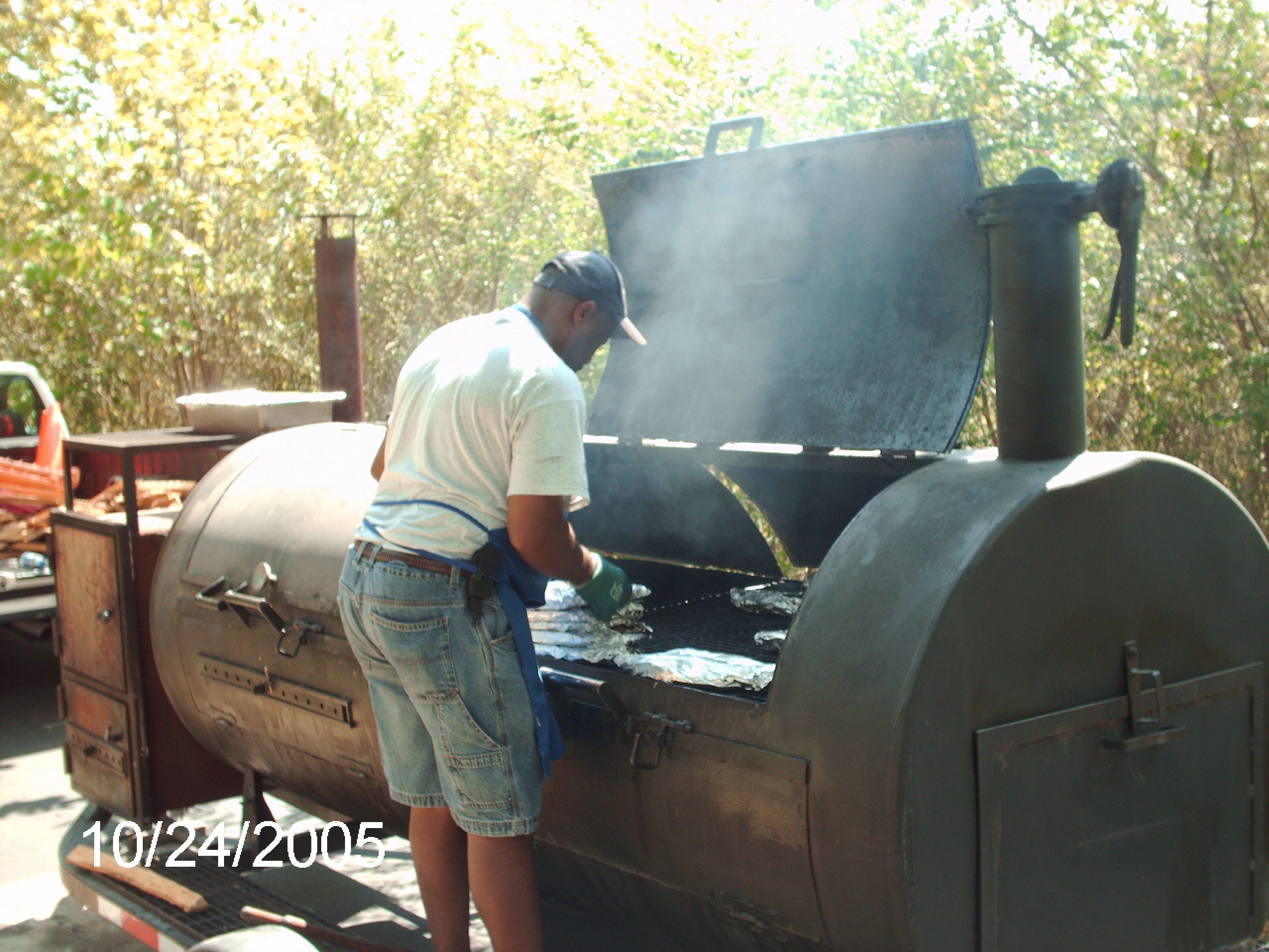 Ronnie's Q grill in action